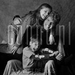 17-12-2002 Ton van Royen with his kids at studio Amsterdam, 
by order of J/M Vaders

[keywords]Black and With Image, Half Length, Posed, Eyecontact, Smiling[/keywords]